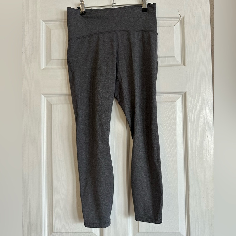 Women’s Fast and Free High-Rise Tight 25" Gray, size 10.
